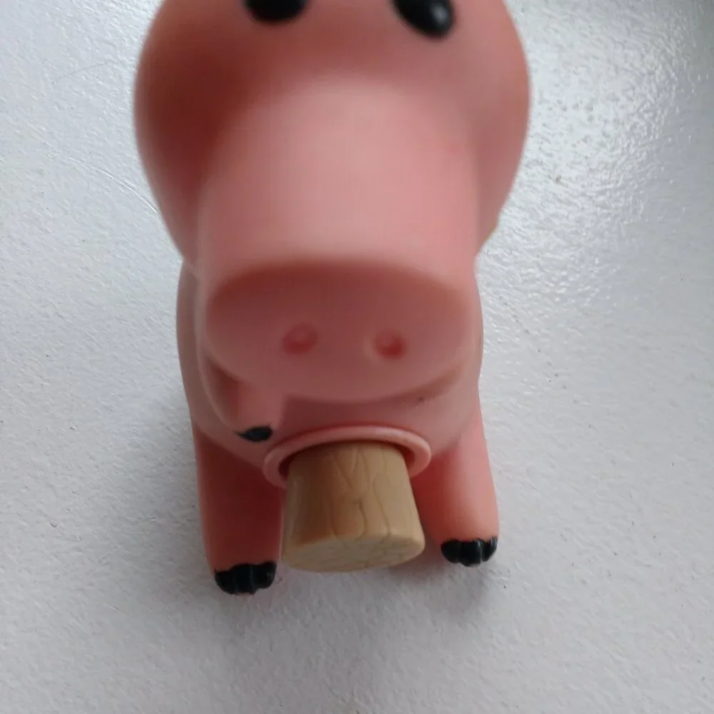 Hamm Pig Squeeze Pop Cork 3